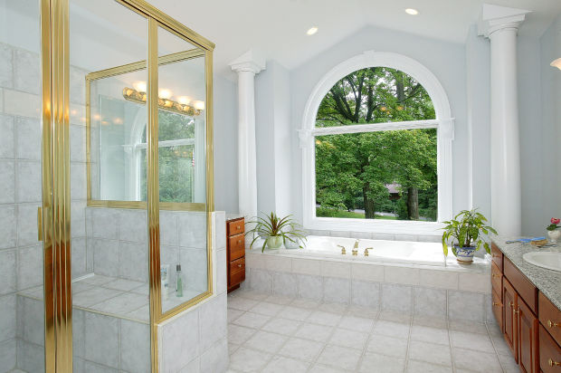 4UpperDromaraMasterBath.jpg